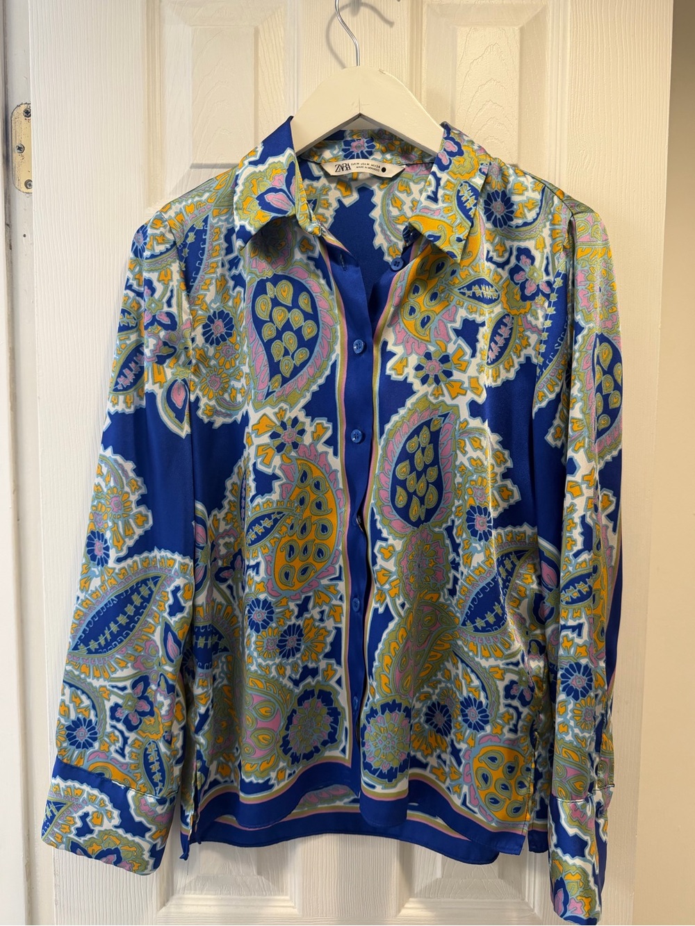Zara Satin Multi Color Paisley Print Botton Down Blouse M
